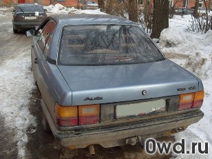 Битый автомобиль Audi 100